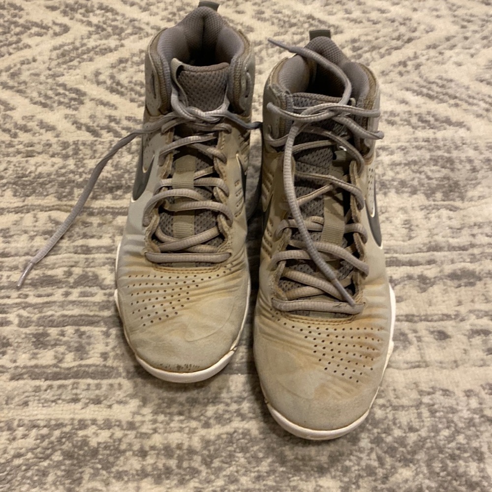 Girls nike softball cleats size 6Y